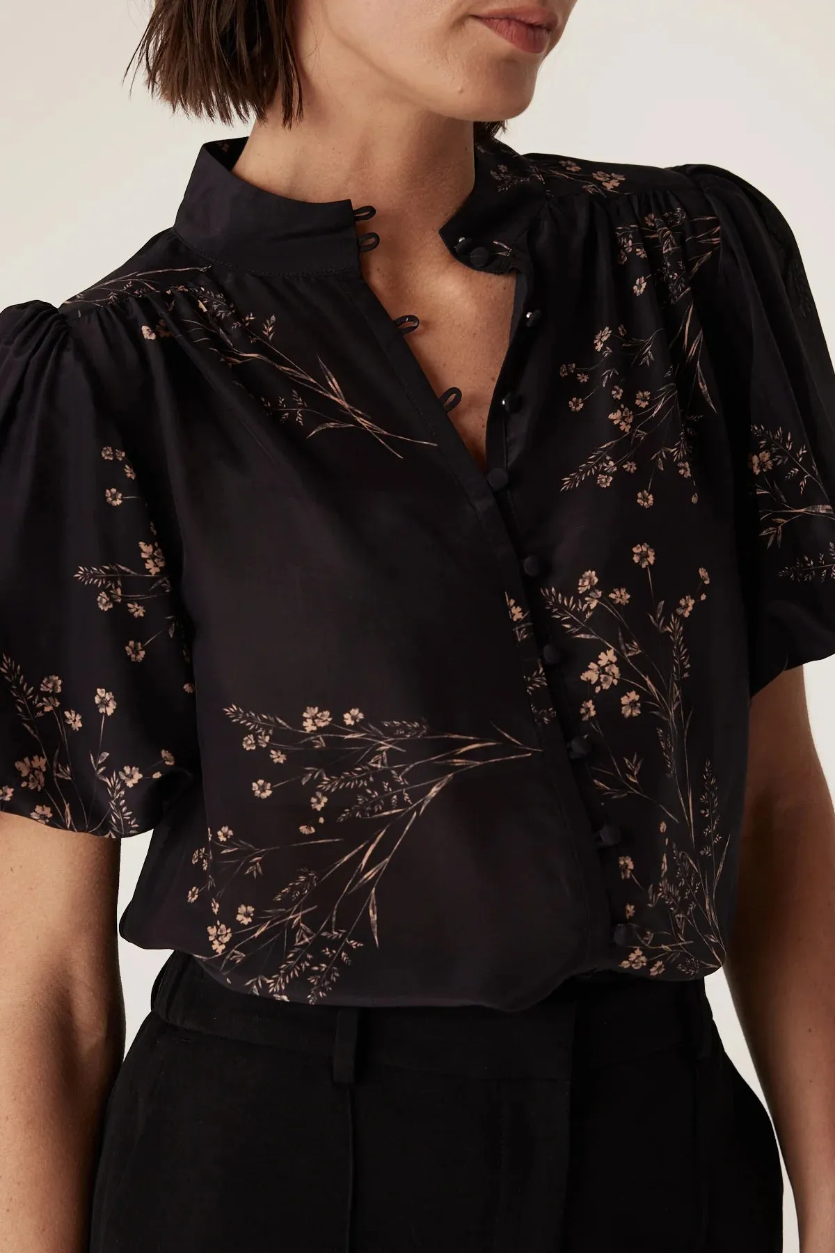 ANGELIQUE BLOUSE | Black Floral