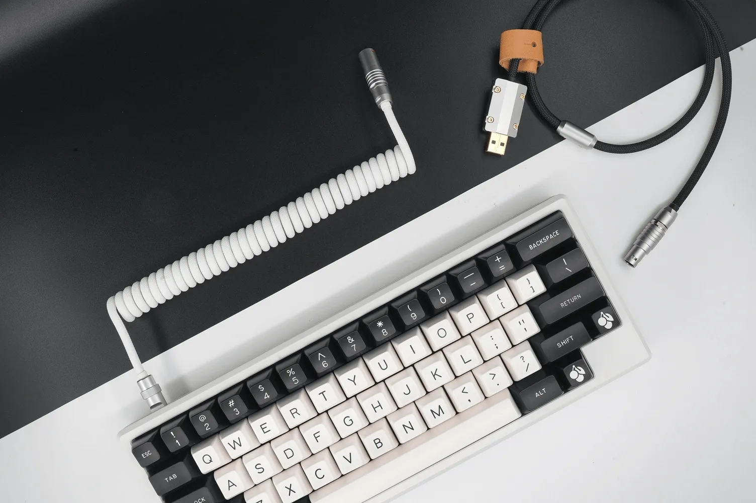 GeekCable White and Black Panda Aviation Plug Braided Spiral Keyboard Cable