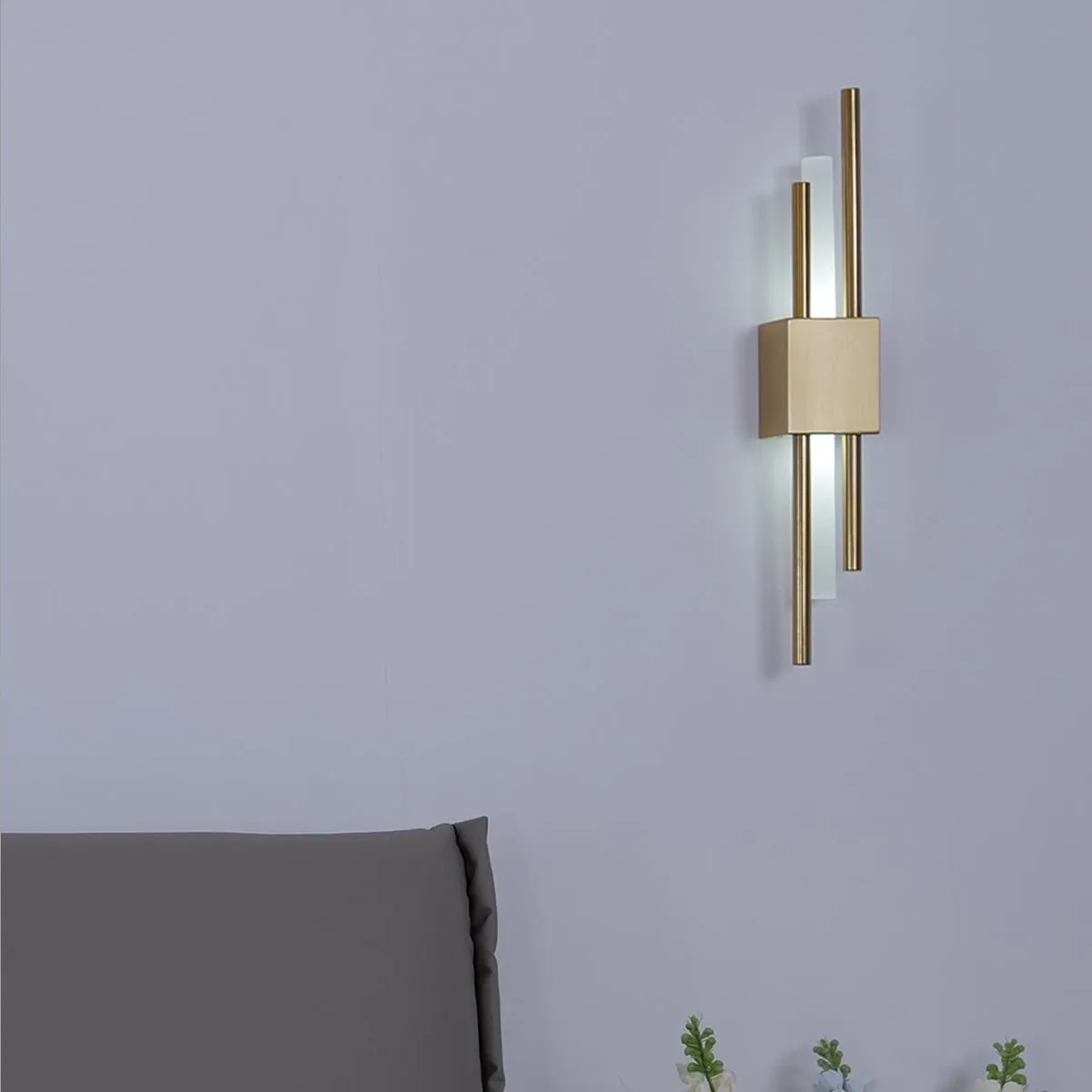 Glitch Wall Light • Gold • Battery • 2 Pack