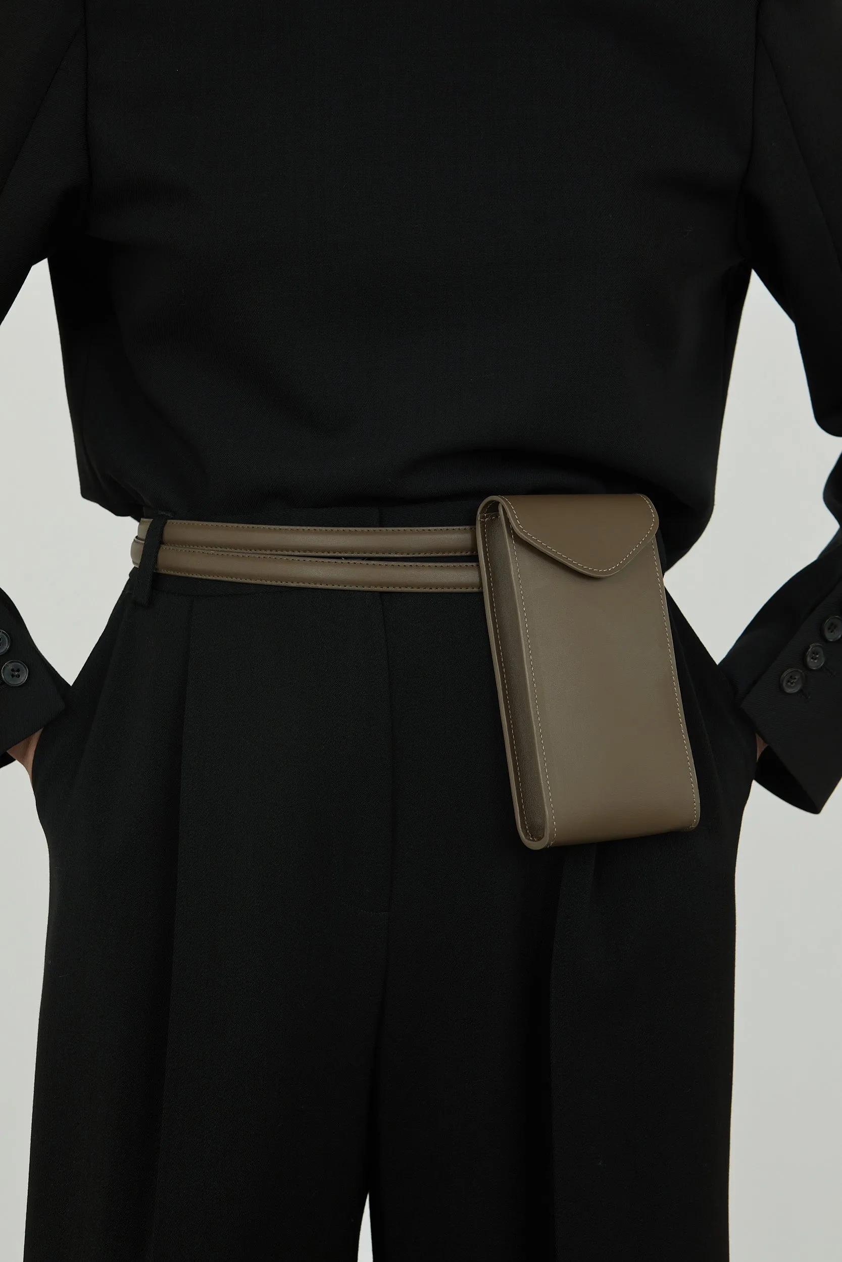 Ita phone belt bag | Smoked moss - Leather