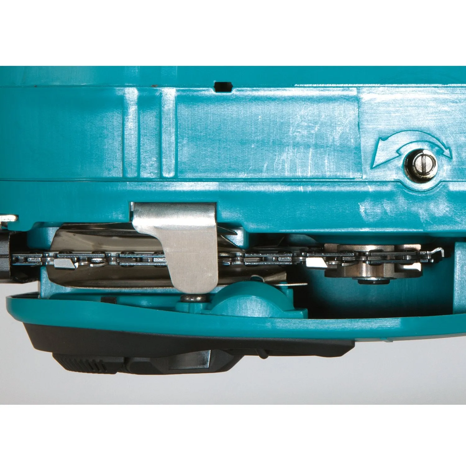 Makita (XCU04PT) 36V (18V X2) LXT® Brushless 16" Chain Saw Kit (5.0Ah)