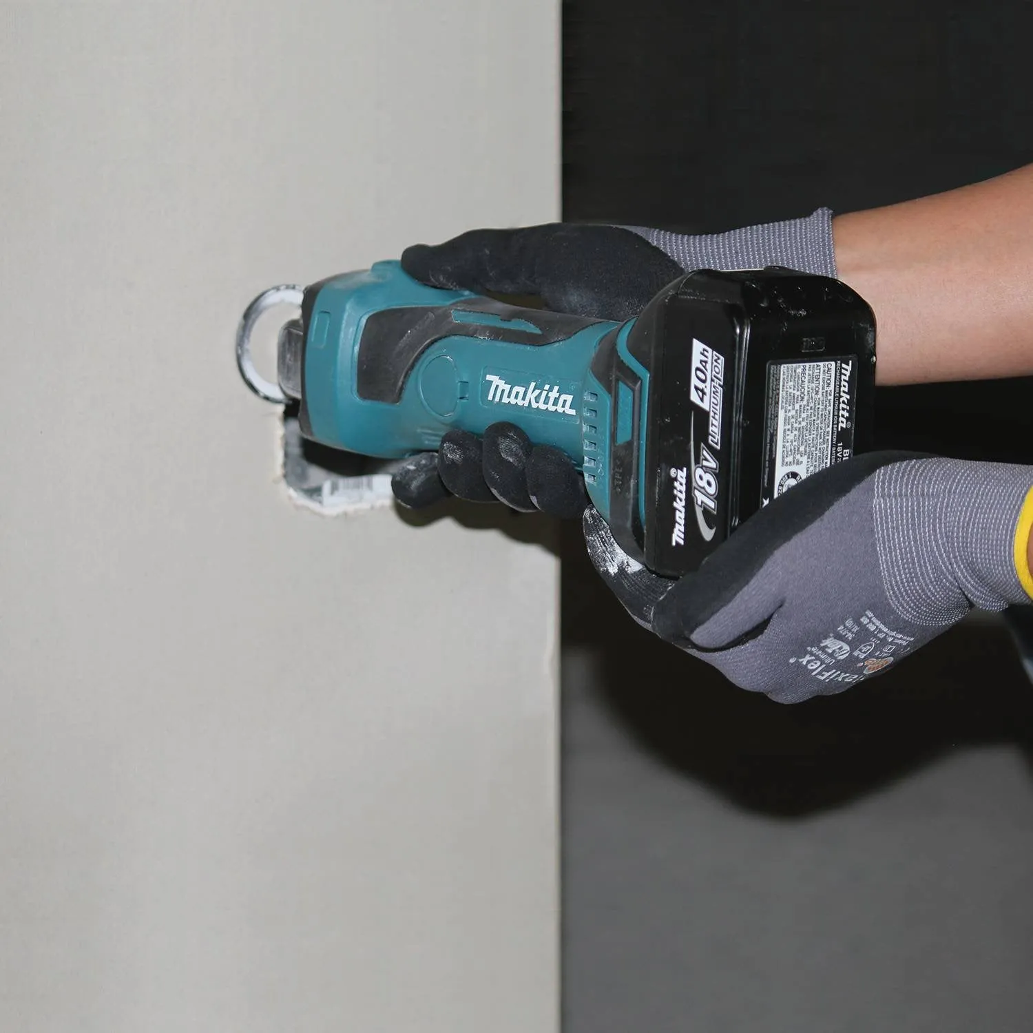 Makita XOC01Z 18-Volt 30,000 Rpm LXT Lithium-Ion Cordless Cut-Out Tool