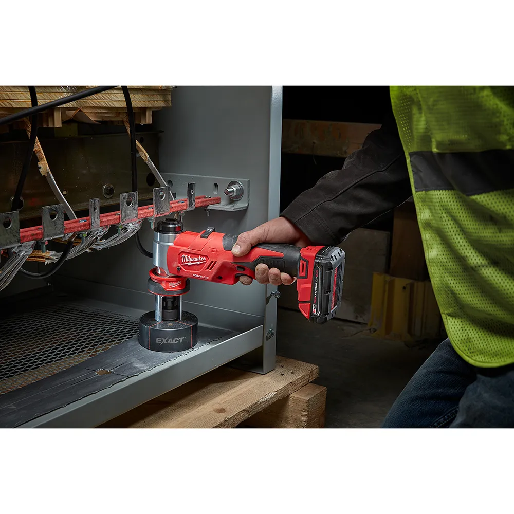 Milwaukee M18 1/2" - 4" Force Logic 6T Knockout Tool