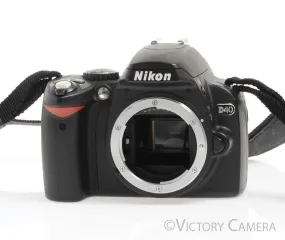 Nikon D40 Digital Camera Body with Charger -6600 Shutter Count- [EXC ]