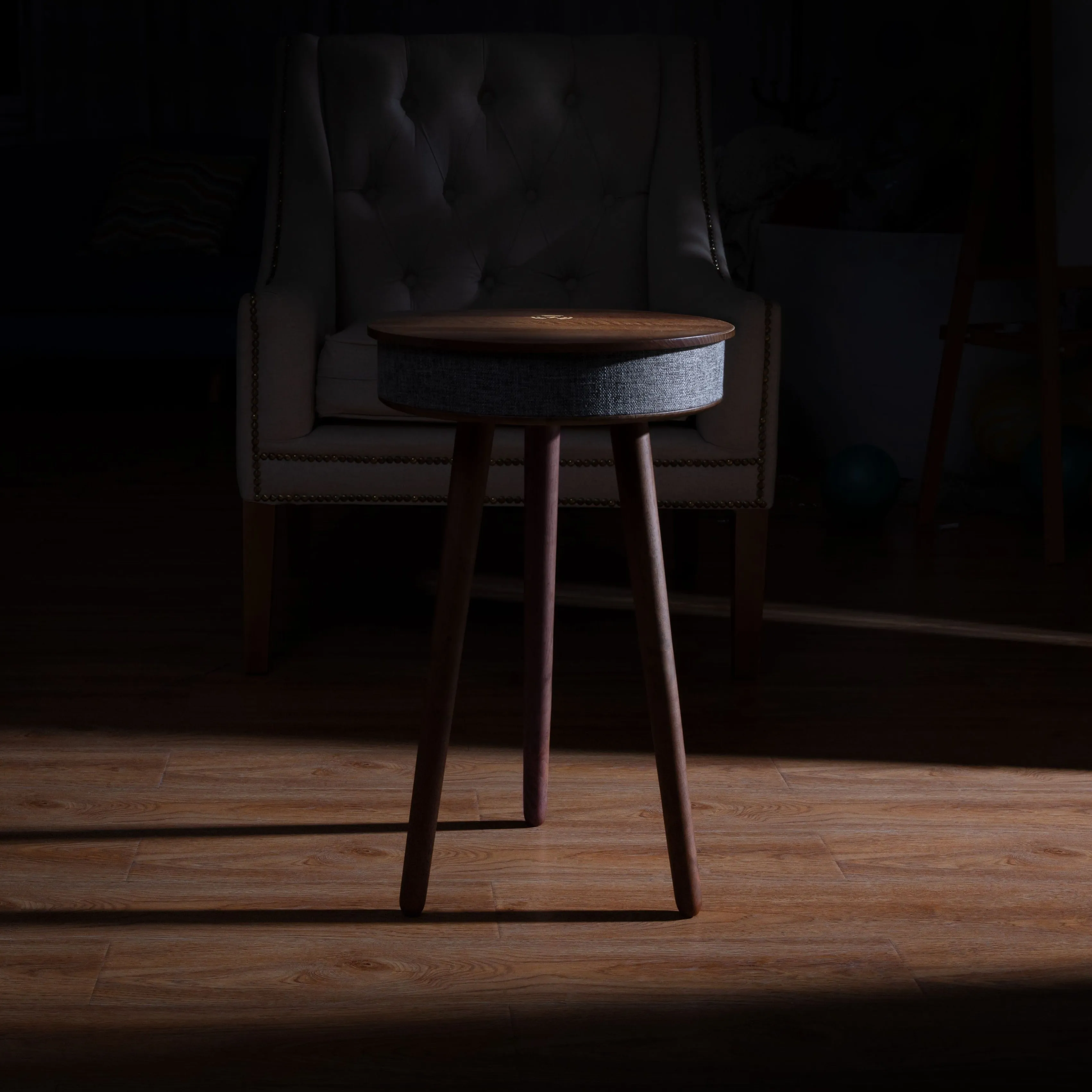 Rusée Smart Table with Speaker & Wireless Charger