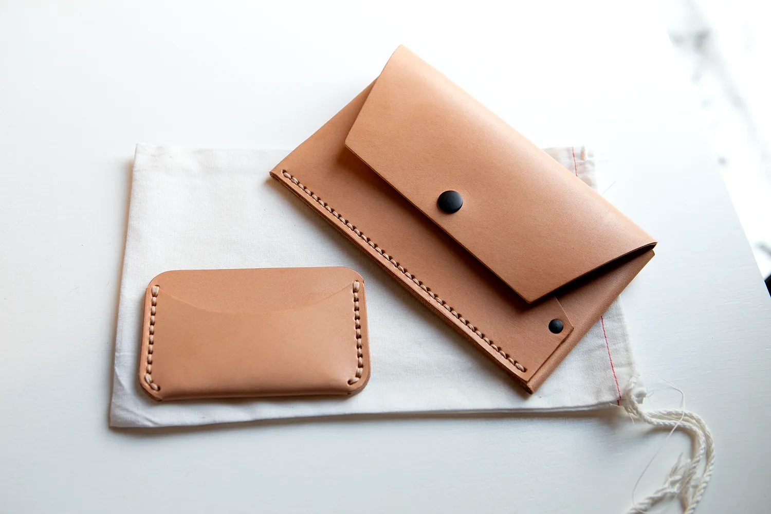 The Phone Wallet - Veg Tan leather